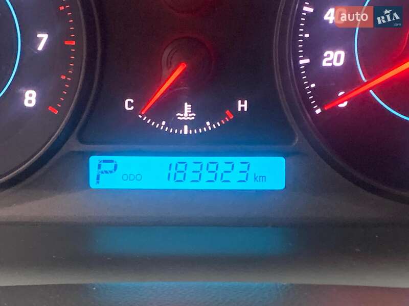 Позашляховик / Кросовер Chevrolet Captiva 2011 в Києві