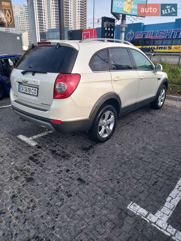 Позашляховик / Кросовер Chevrolet Captiva 2011 в Києві