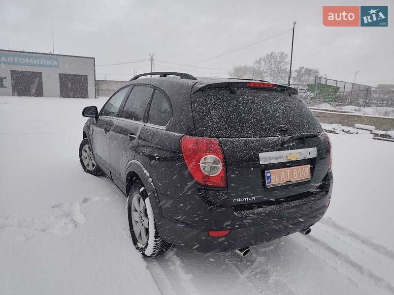 Позашляховик / Кросовер Chevrolet Captiva 2010 в Житомирі
