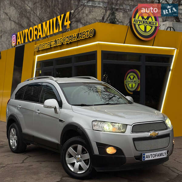 Позашляховик / Кросовер Chevrolet Captiva 2011 в Києві