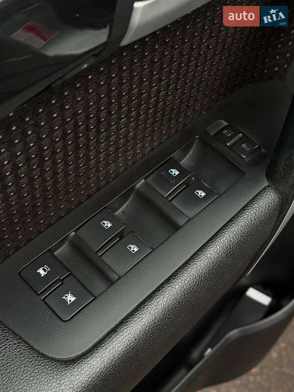 Позашляховик / Кросовер Chevrolet Captiva 2011 в Києві