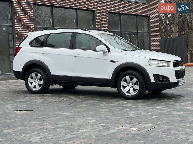 Позашляховик / Кросовер Chevrolet Captiva 2011 в Чернівцях