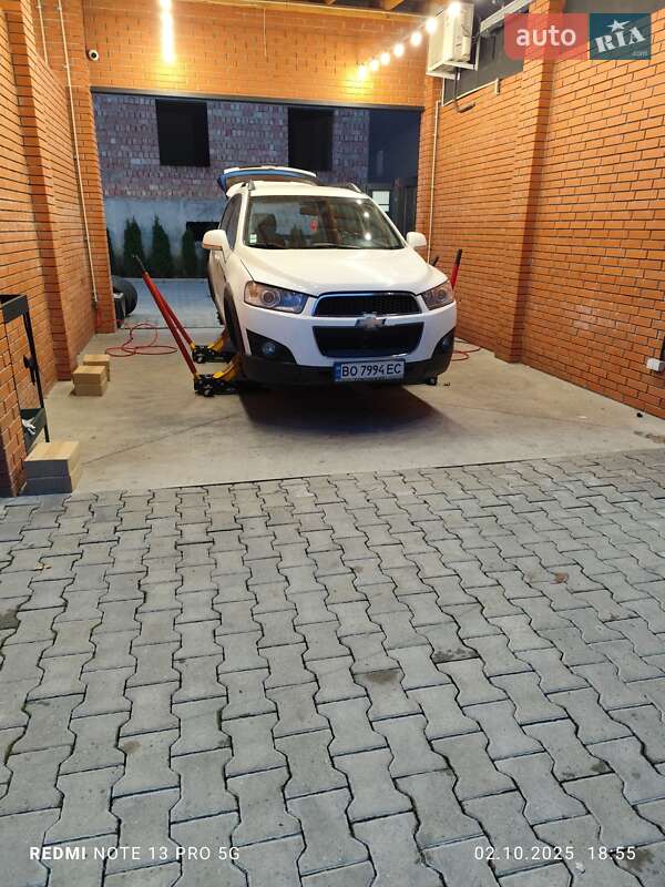 Позашляховик / Кросовер Chevrolet Captiva 2011 в Чернівцях