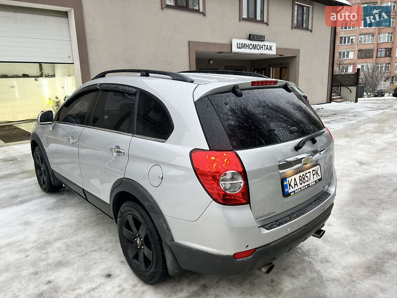 Позашляховик / Кросовер Chevrolet Captiva 2008 в Києві