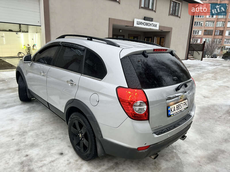 Позашляховик / Кросовер Chevrolet Captiva 2008 в Києві