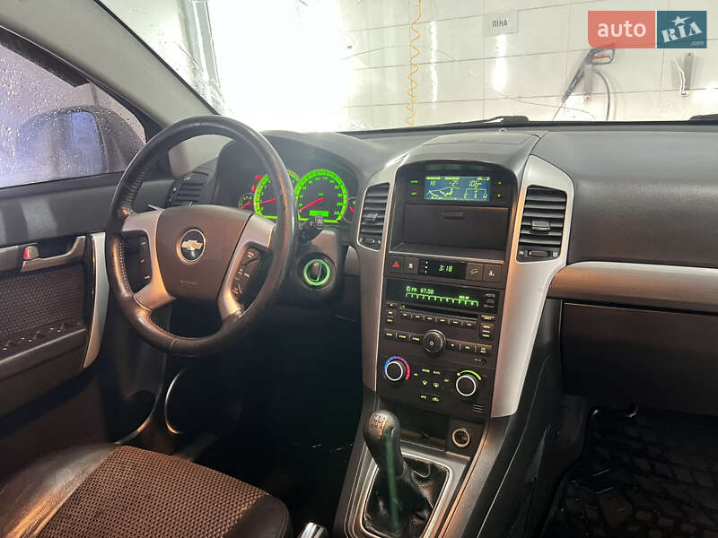 Позашляховик / Кросовер Chevrolet Captiva 2008 в Києві