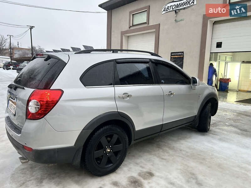 Позашляховик / Кросовер Chevrolet Captiva 2008 в Києві