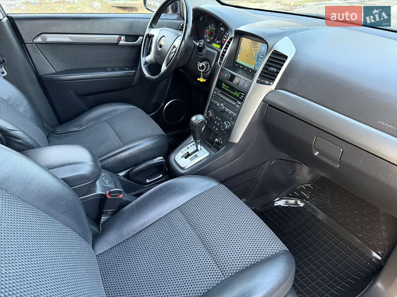 Внедорожник / Кроссовер Chevrolet Captiva 2010 в Здолбунове