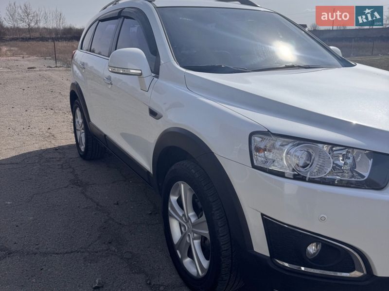 Позашляховик / Кросовер Chevrolet Captiva 2015 в Луцьку
