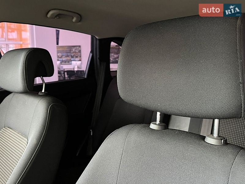 Внедорожник / Кроссовер Chevrolet Captiva 2010 в Львове
