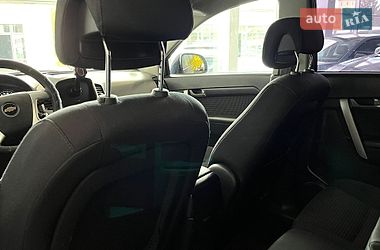 Внедорожник / Кроссовер Chevrolet Captiva 2010 в Львове