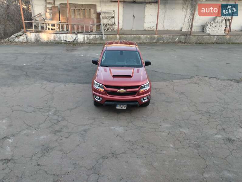 Пикап Chevrolet Colorado 2015 в 