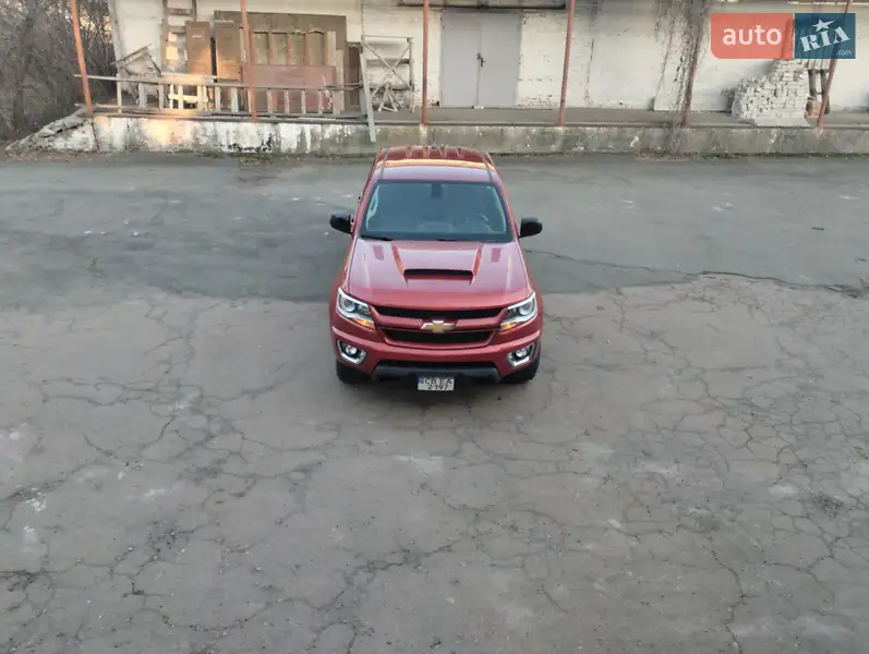 Пикап Chevrolet Colorado 2015 в 