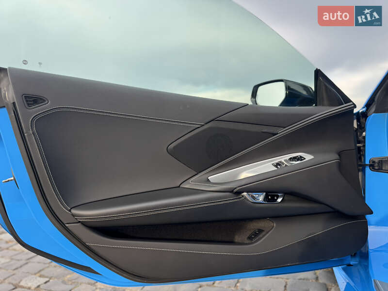 Кабриолет Chevrolet Corvette 2022 в Киеве