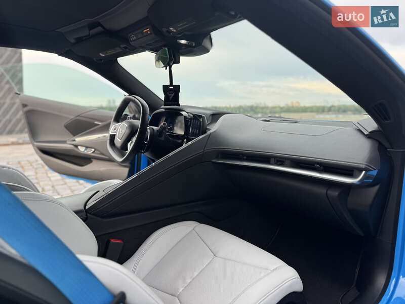 Кабриолет Chevrolet Corvette 2022 в Киеве