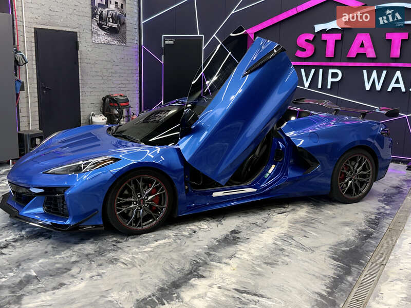 Кабриолет Chevrolet Corvette 2023 в Киеве