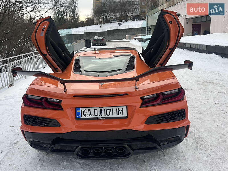 Кабриолет Chevrolet Corvette 2022 в Киеве фото 15 Кабриолет Chevrolet Corvette 2022 в Киеве