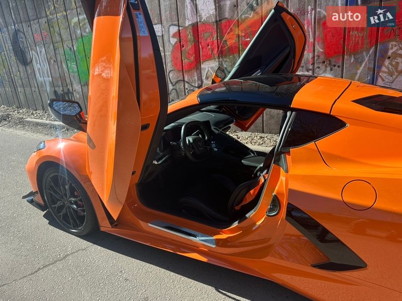 Кабриолет Chevrolet Corvette 2022 в Киеве
