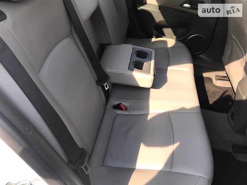Седан Chevrolet Cruze 2010 в Бродах