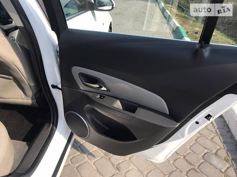 Седан Chevrolet Cruze 2010 в Бродах