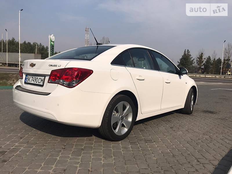 Седан Chevrolet Cruze 2010 в Бродах