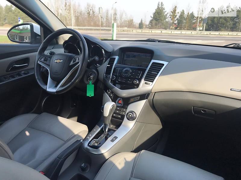 Седан Chevrolet Cruze 2010 в Бродах
