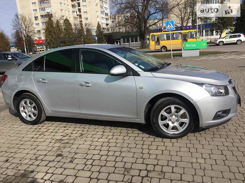 Седан Chevrolet Cruze 2011 в Жидачове