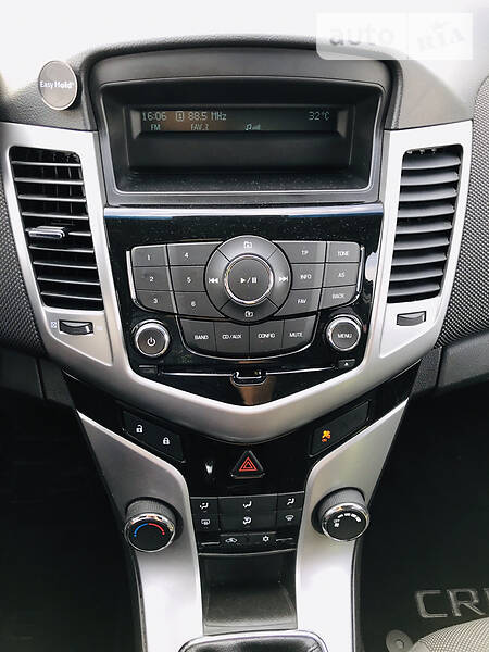 Седан Chevrolet Cruze 2011 в Кам'янському