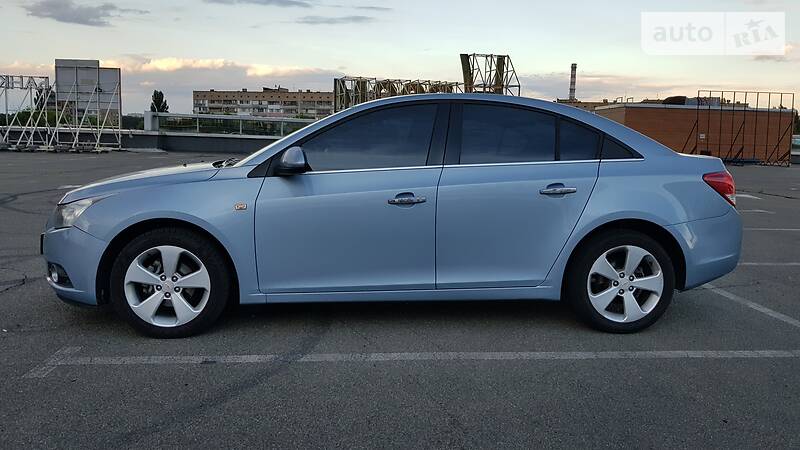 Седан Chevrolet Cruze 2008 в Києві