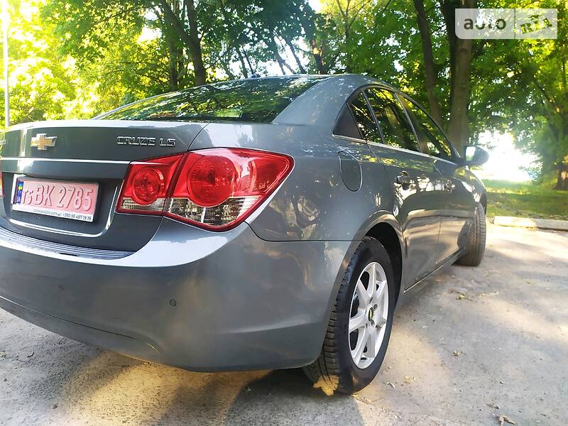 Седан Chevrolet Cruze 2010 в Радехові