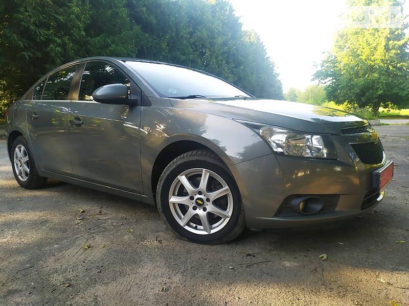 Седан Chevrolet Cruze 2010 в Радехові