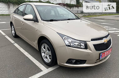 Седан Chevrolet Cruze 2010 в Киеве