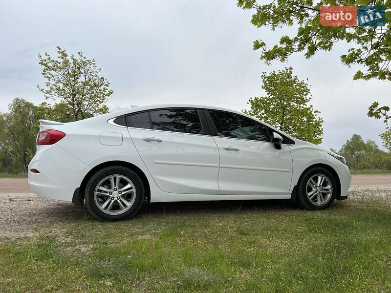 Седан Chevrolet Cruze 2016 в Киеве