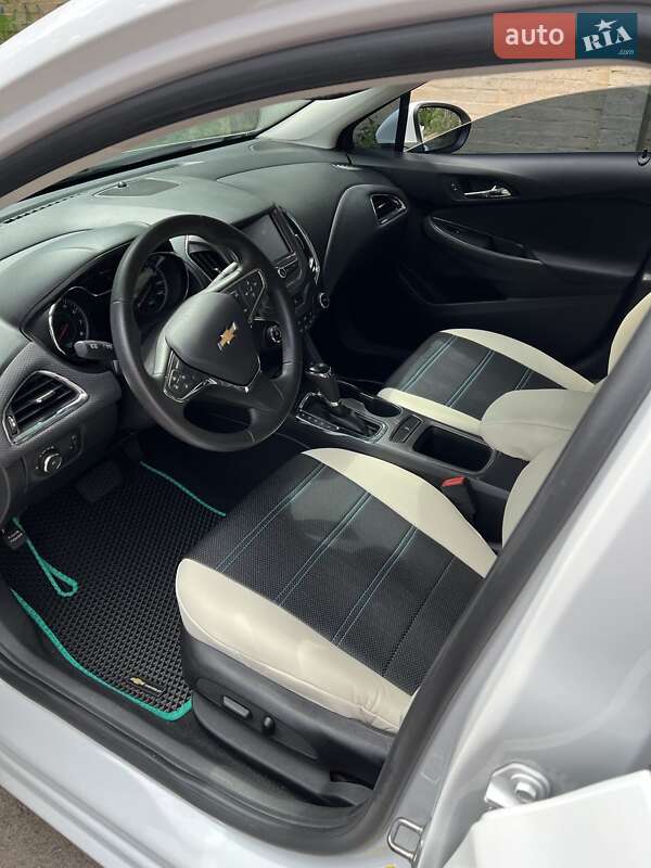 Седан Chevrolet Cruze 2016 в Киеве