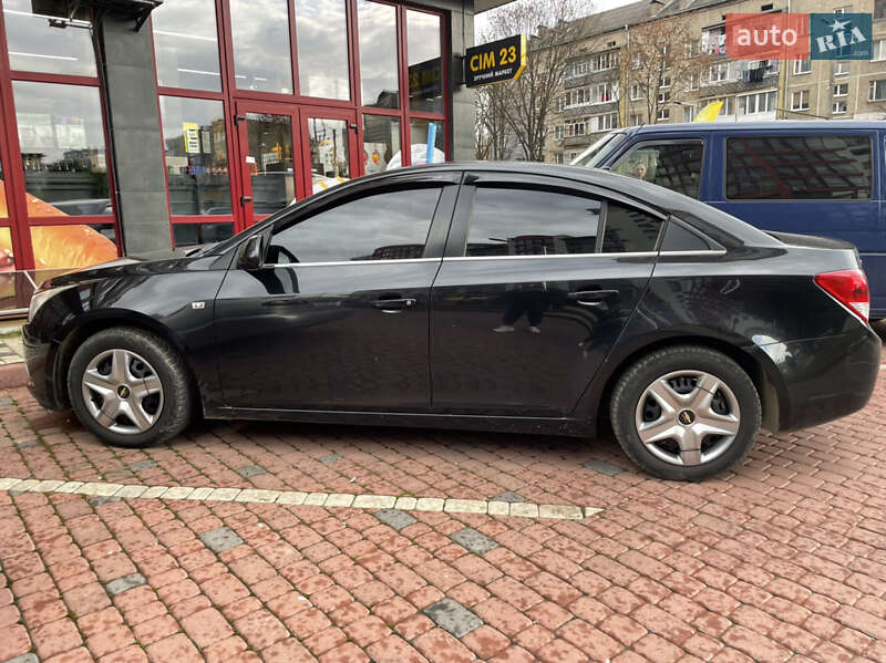 Седан Chevrolet Cruze 2011 в Івано-Франківську фото 2 Седан Chevrolet Cruze 2011 в Івано-Франківську