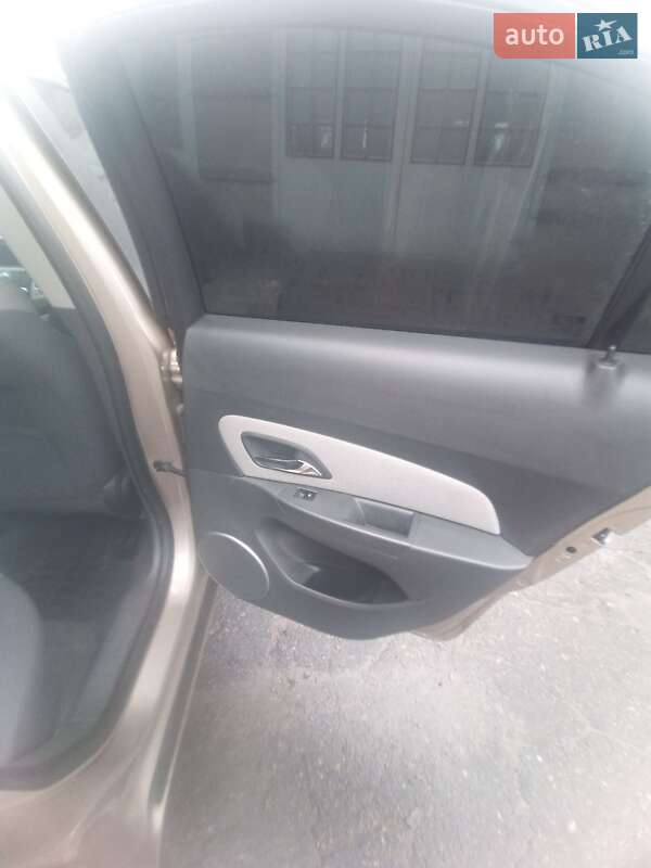 Седан Chevrolet Cruze 2010 в Кобеляках