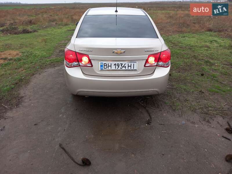 Седан Chevrolet Cruze 2011 в Кілії