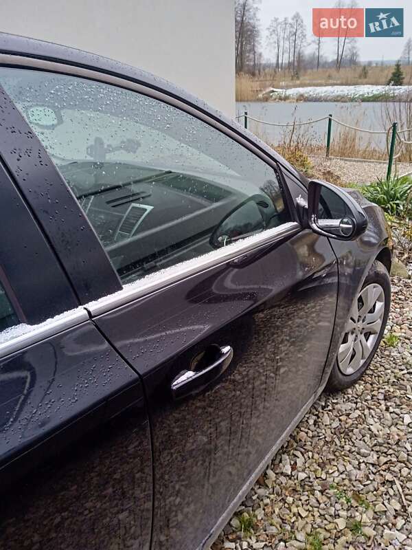 Седан Chevrolet Cruze 2013 в Львові
