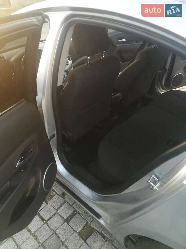 Седан Chevrolet Cruze 2012 в Болграді