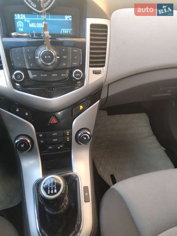 Седан Chevrolet Cruze 2010 в Львові