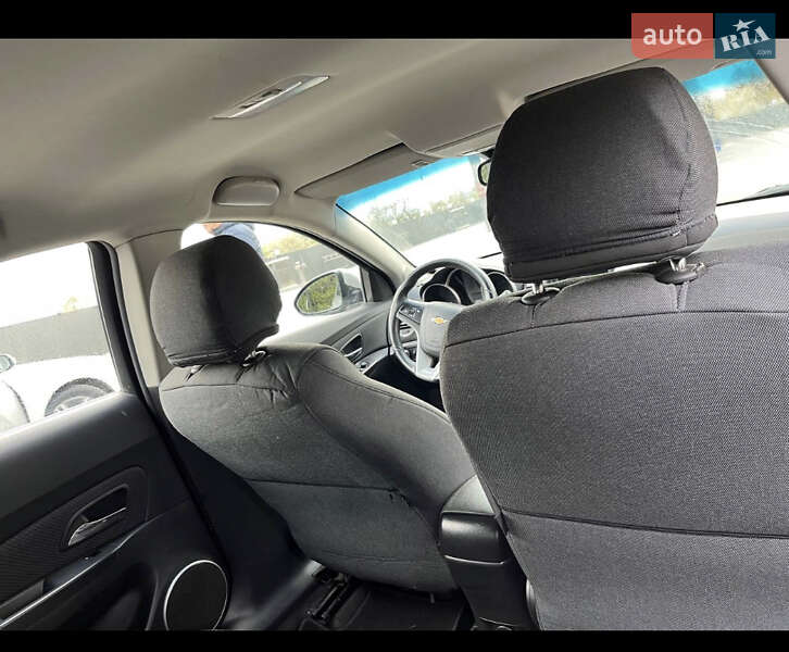 Седан Chevrolet Cruze 2012 в Калуші
