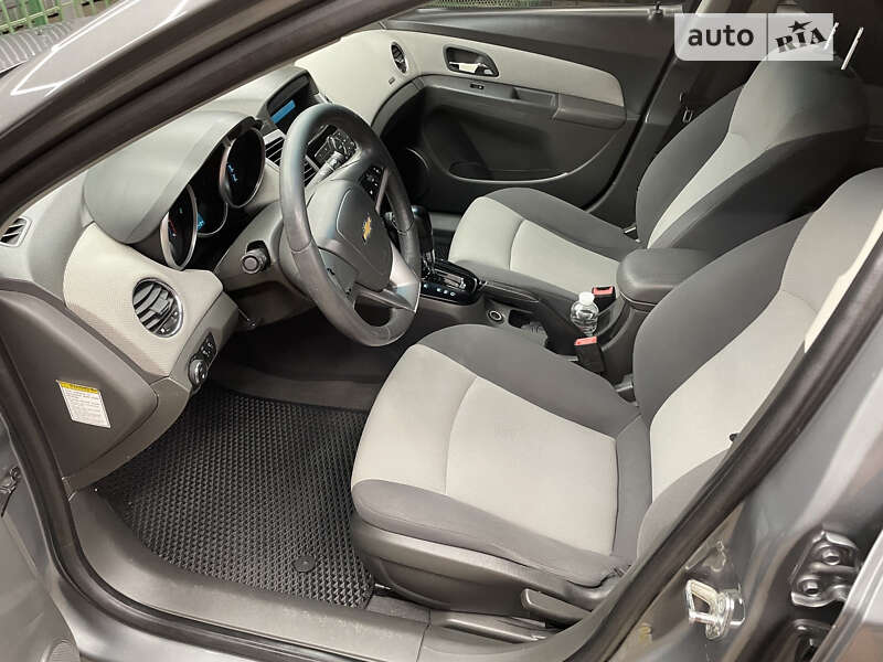 Седан Chevrolet Cruze 2009 в Ужгороде