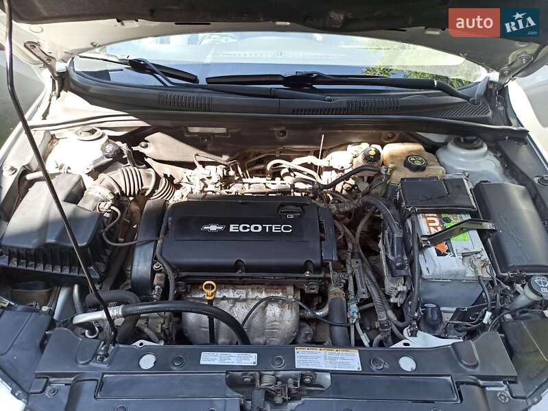 Седан Chevrolet Cruze 2013 в Львові