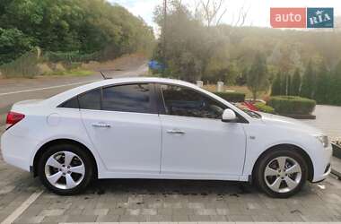 Седан Chevrolet Cruze 2011 в Ужгороді