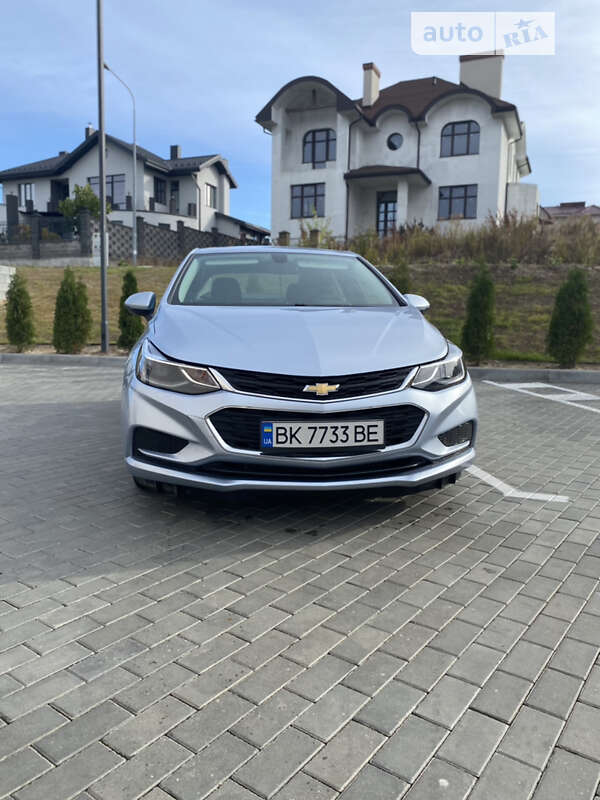 Седан Chevrolet Cruze 2017 в Ровно