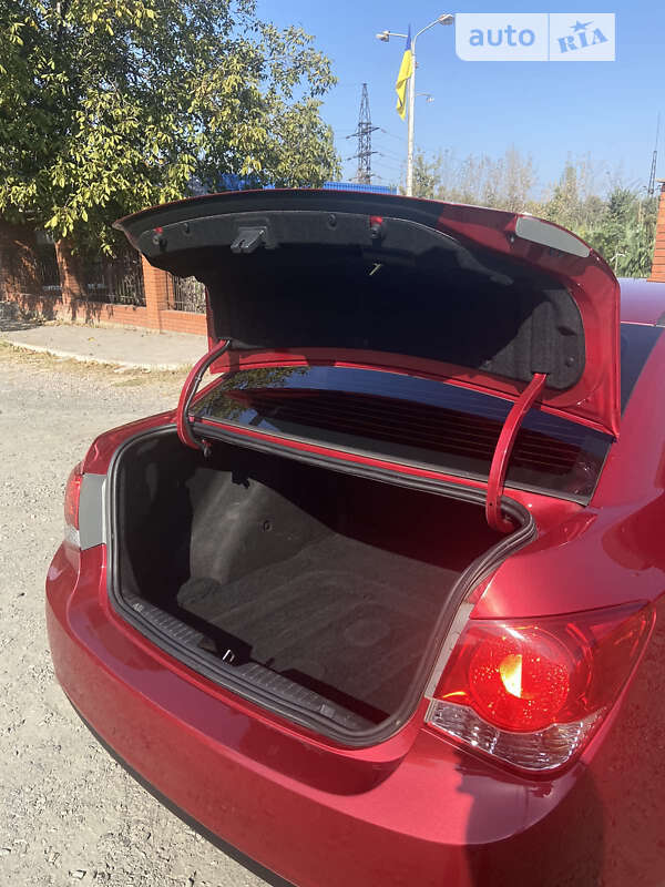 Седан Chevrolet Cruze 2011 в Кривому Розі