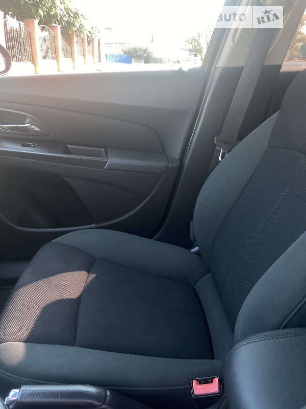 Седан Chevrolet Cruze 2011 в Кривому Розі
