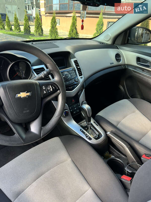Седан Chevrolet Cruze 2015 в Чернигове