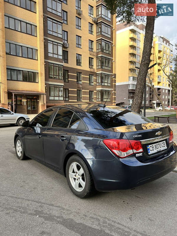 Седан Chevrolet Cruze 2015 в Чернигове