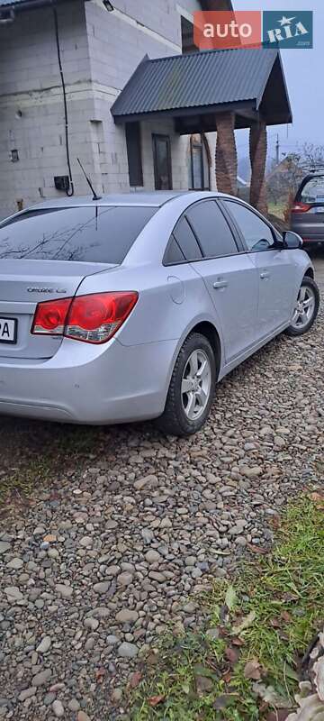 Седан Chevrolet Cruze 2009 в Тячеве
